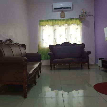 Oyo Home 90250 Sutera Wangi 3Bhk Apartment Ayer Keroh Exterior foto